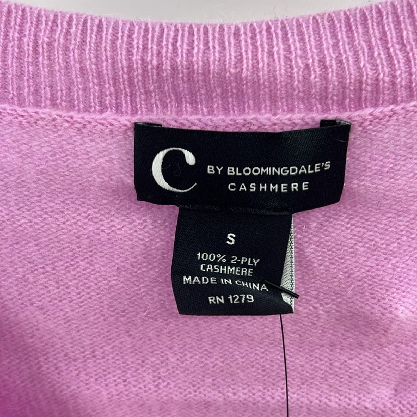 C By Bloomingdale's V-Neck 100% Cashmere Cardigan - Rose Quartz - S - Nwt — image 4 of 7